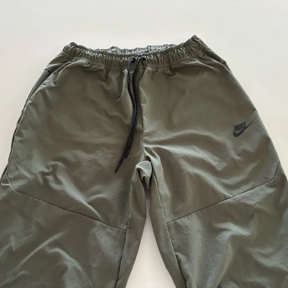 Nike Tech Woven Joggers Men’s  CU4483-010 Men’s Large - Picture 2 of 16